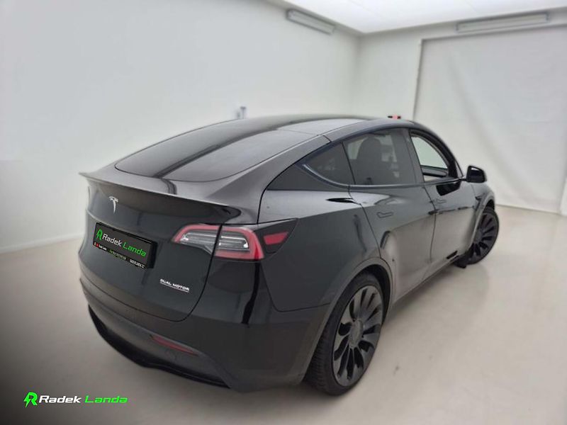 Tesla Model Y (2022) Performance Dual Motor AWD - fotka 4 z 14