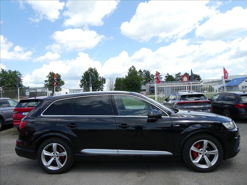 Audi Q7 3,0 TDiV6 200kW S-LINE,QUATTRO - fotka 12 z 48