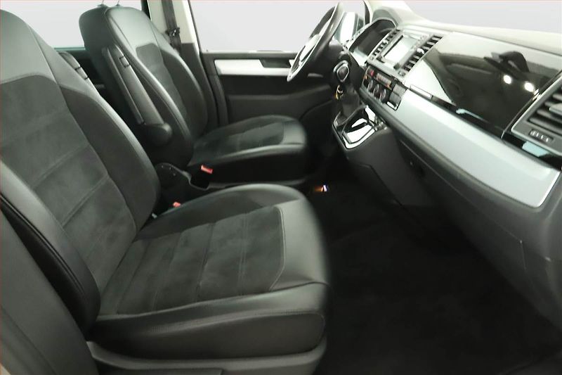 Volkswagen Multivan (2017) Highline 2.0 BiTDI 4Motion, ČR - fotka 15 z 17