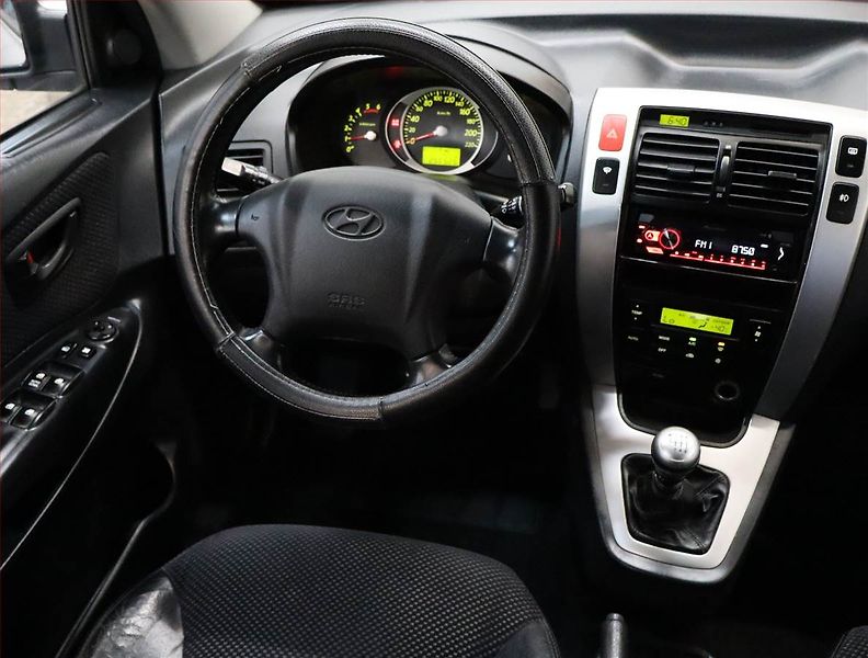 Hyundai Tucson (2007) 2.0 CRDi, 4X4, nová STK - fotka 7 z 17