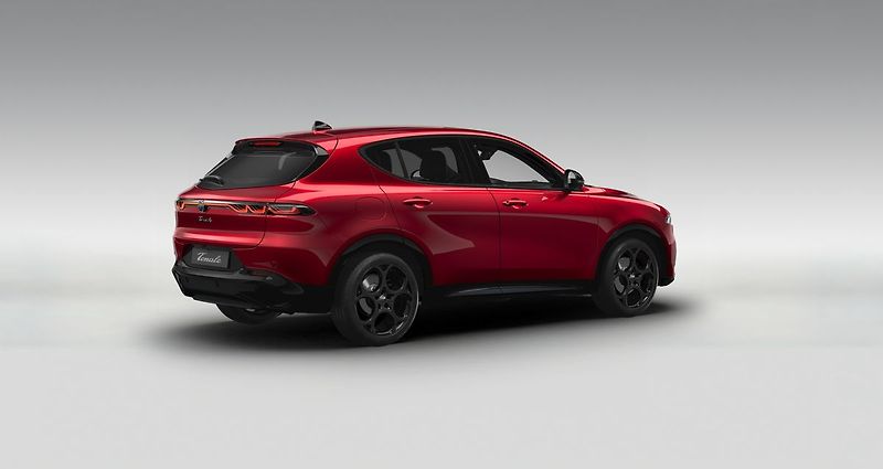 Alfa Romeo Tonale Sprint 1.5 Turbo Ibrida 175 TC - fotka 3 z 6