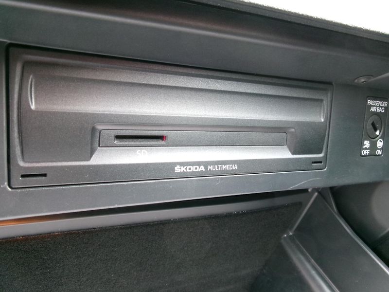 Škoda Octavia (2019) 1,5TSI DSG AC TEMP ČR - fotka 34 z 36