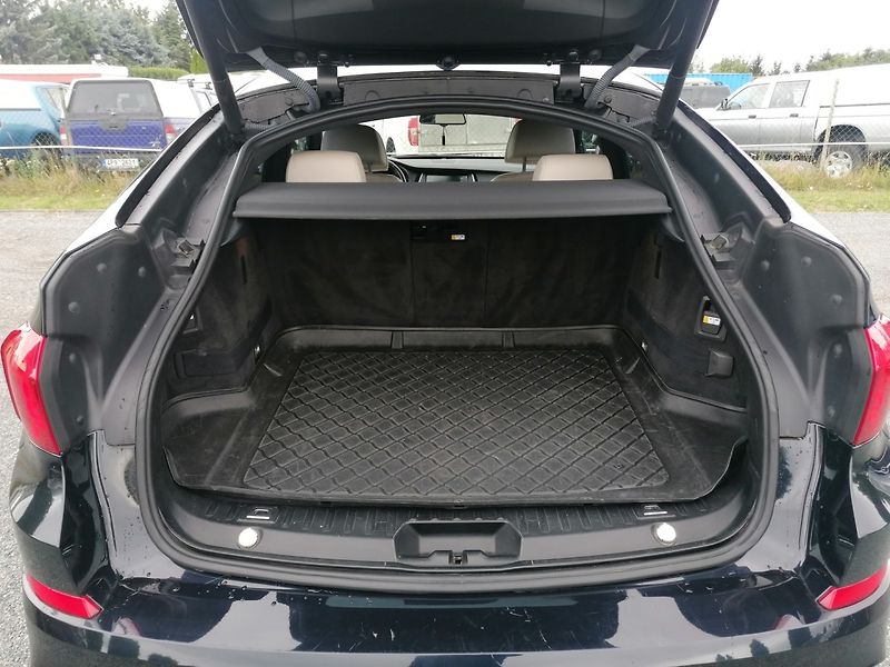 BMW Řada 5 (2014) GT 530d xDrive M-paket - fotka 33 z 40