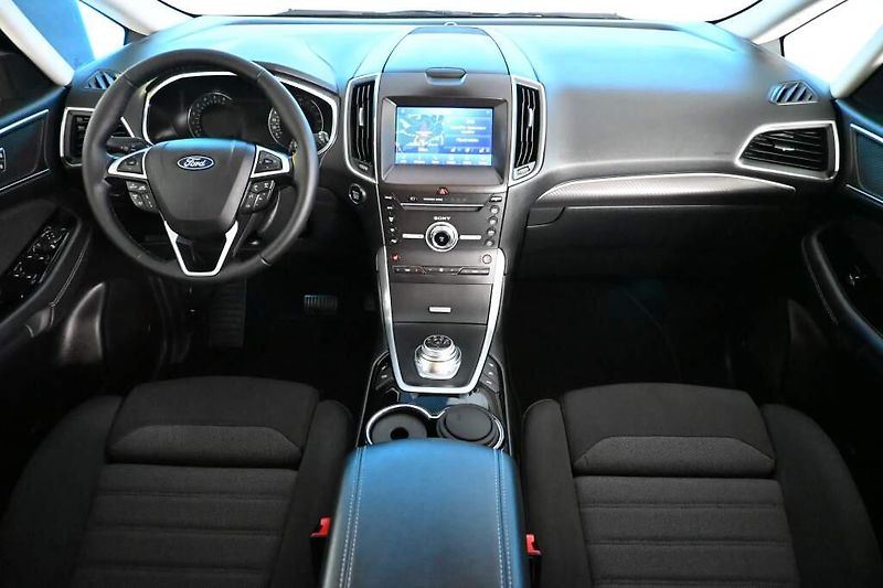 Ford S-MAX (2022) 2.0 LED ACC SONY Tažné Webasto - fotka 12 z 40