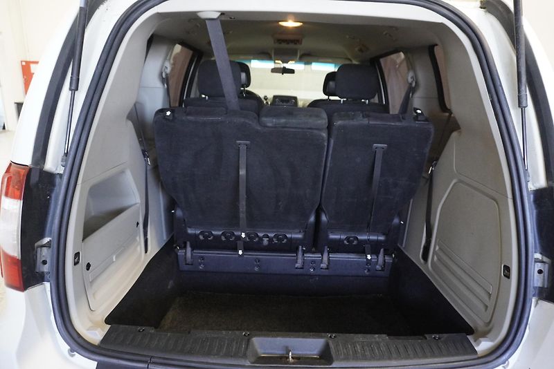 Chrysler Town & Country 3.6i TOWN&COUNTRY  4X4 AUTOMAT - fotka 26 z 36