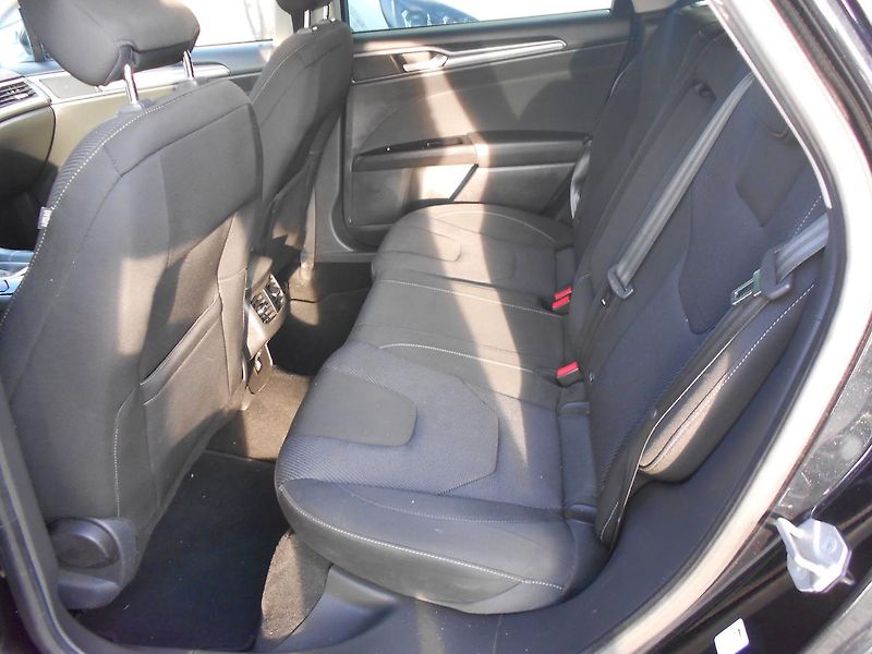 Ford Mondeo (2015) 2,0 132kW automat navi 4x4 - fotka 8 z 18