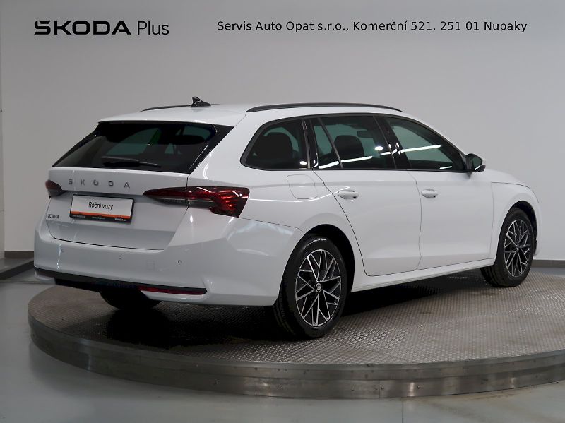 Škoda Octavia (2024) TOP SELECTION 1.5TSI 110KW - fotka 2 z 37