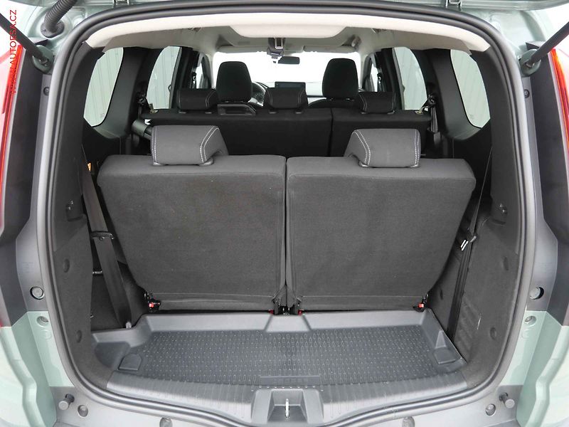 Dacia Jogger (2023) 1.0 Tce 7míst, 1.maj,ČR, LED - fotka 12 z 23
