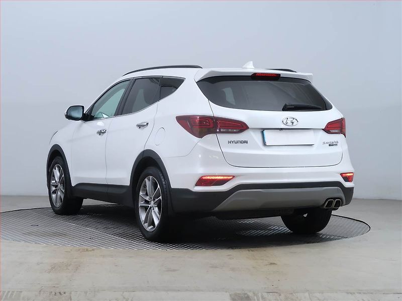 Hyundai Santa Fe (2018) Executive 2.2 CRDi Blue, 4X4 - fotka 4 z 14