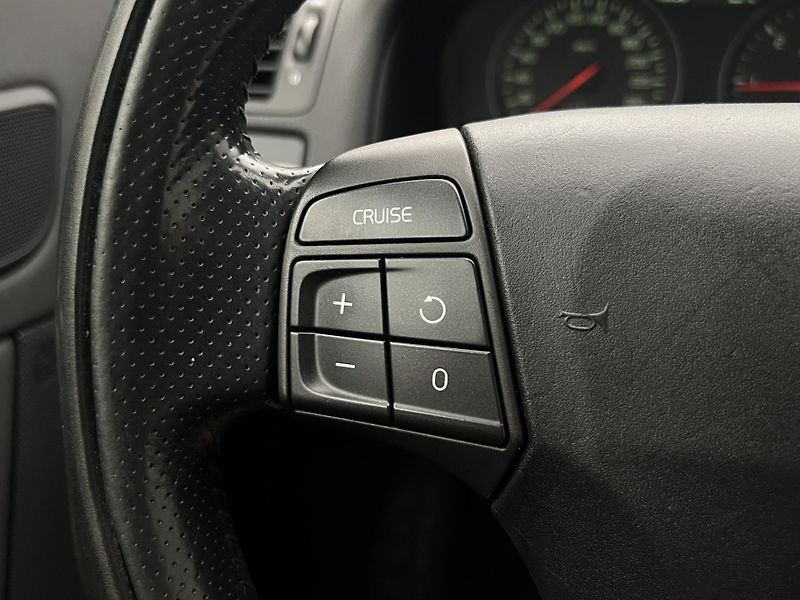 Volvo C70 MOMENTUM - fotka 22 z 33