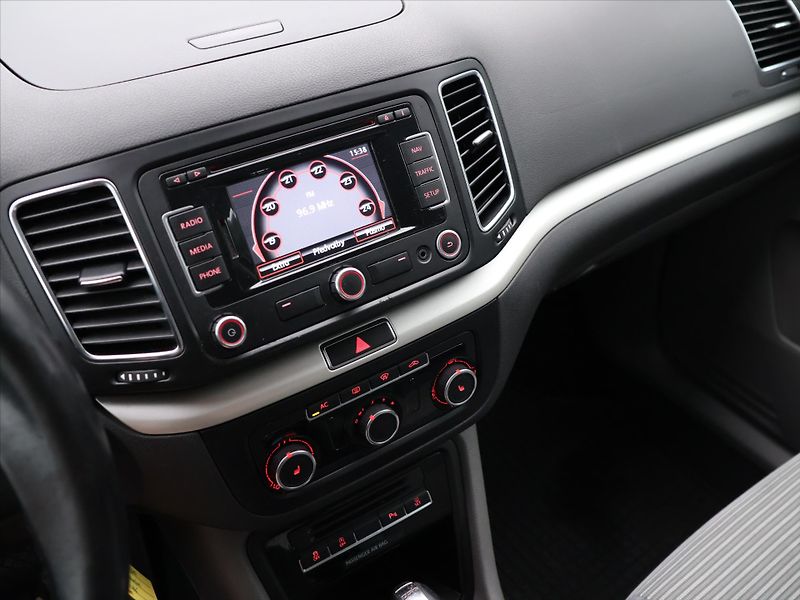 Seat Alhambra 2,0 TDI 125kW DSG Style DPH - fotka 21 z 33