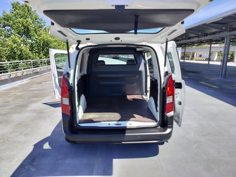 Peugeot Partner 1.5 BlueHDI - fotka 21 z 24