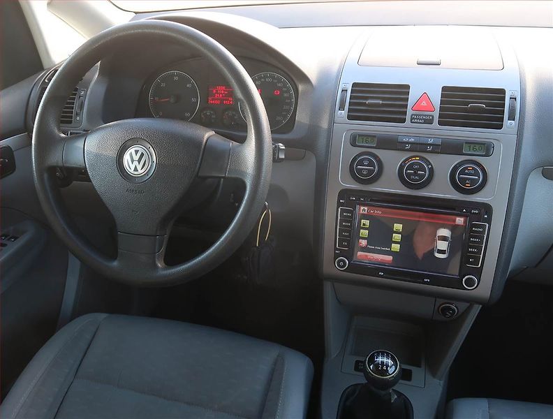 Volkswagen Touran (2008) 1.9 TDI, Tempomat - fotka 7 z 18
