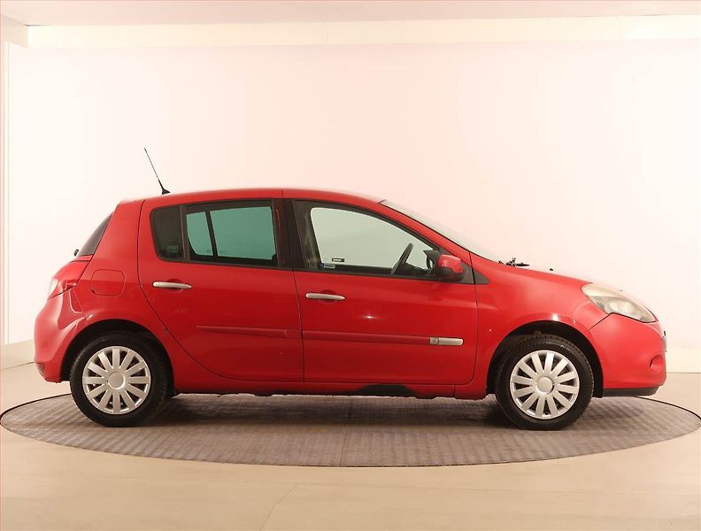 Renault Clio (2010) 1.2, Serv.kniha, Klima - fotka 6 z 14