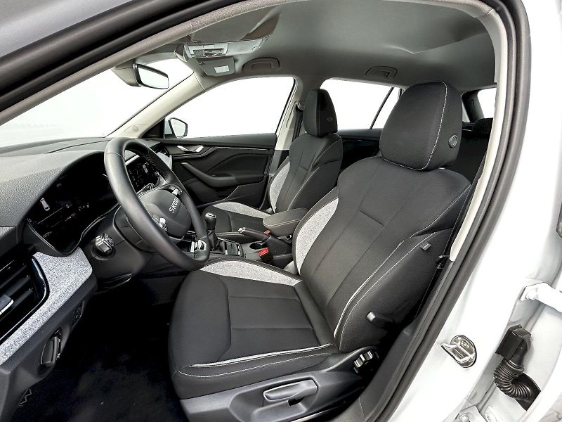 Škoda Kamiq (2025) 1.0 TSI 85kW MP6 Selection - fotka 23 z 32