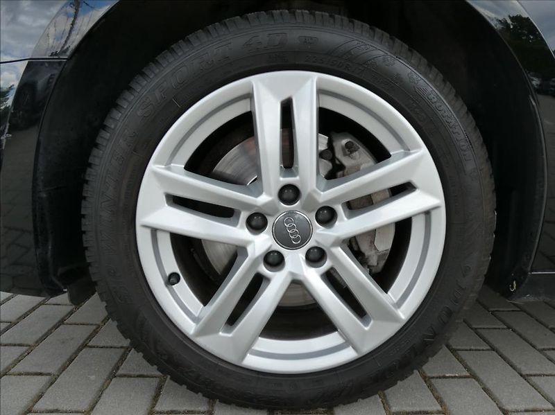 Audi A4 Avant 2,0 TDi 140kW,AT,Quattro - fotka 10 z 31