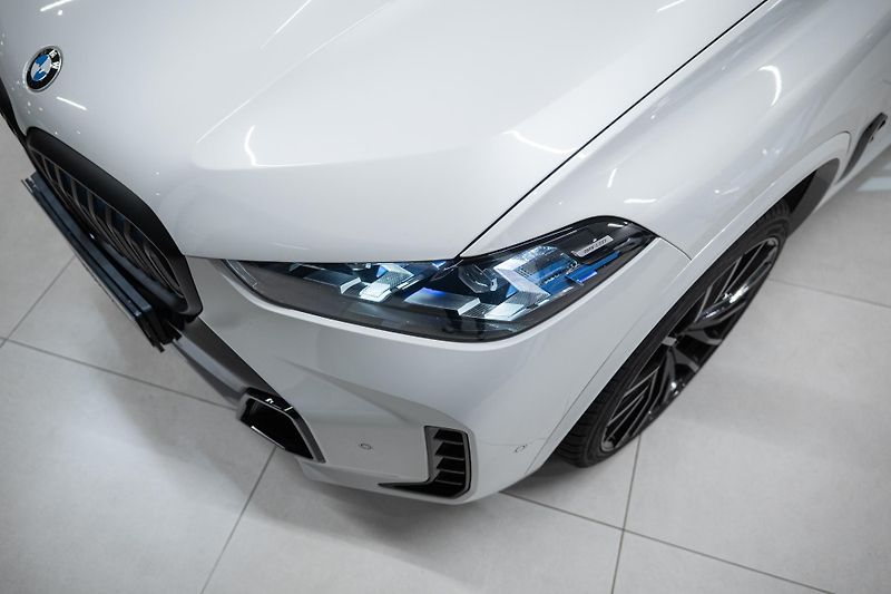 BMW X5 (2025) M40xD 250KW NEZÁVISLÉ TAŽNÉ  - fotka 3 z 59