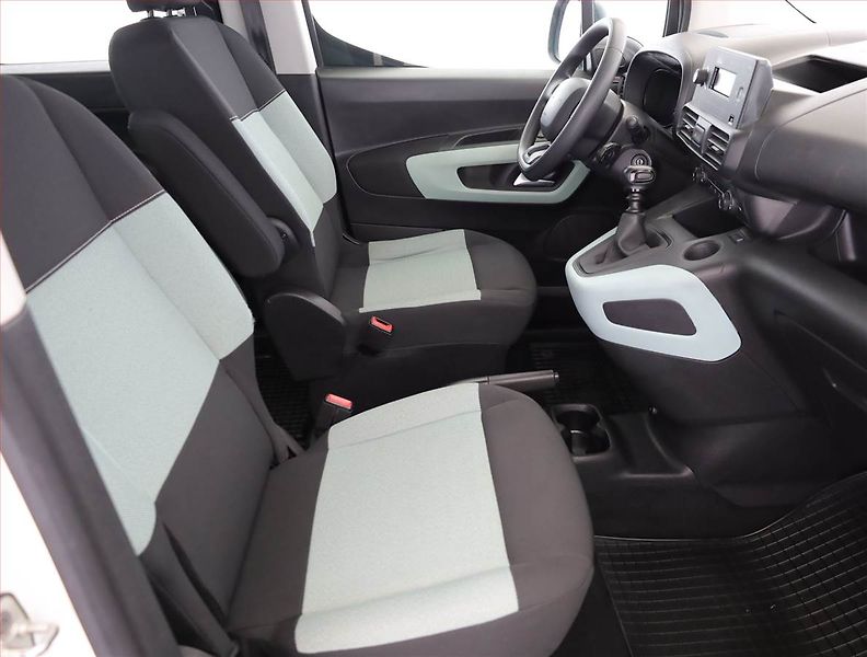 Citroën Berlingo (2019) Live 1.2 PureTech, 5Míst, ČR - fotka 7 z 16