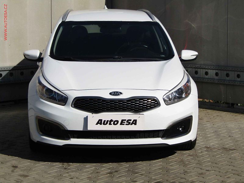 Kia Ceed (2017) 1.6i, 1.maj,ČR, Klima - fotka 2 z 18
