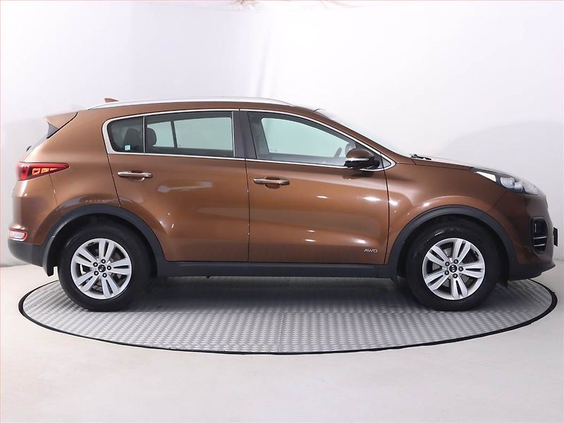 Kia Sportage (2017) Gold 2.0 CRDi - fotka 6 z 20
