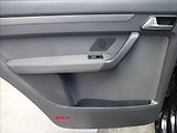 Volkswagen Touran 2,0 TDI 103kW 7.MÍST - náhled 24