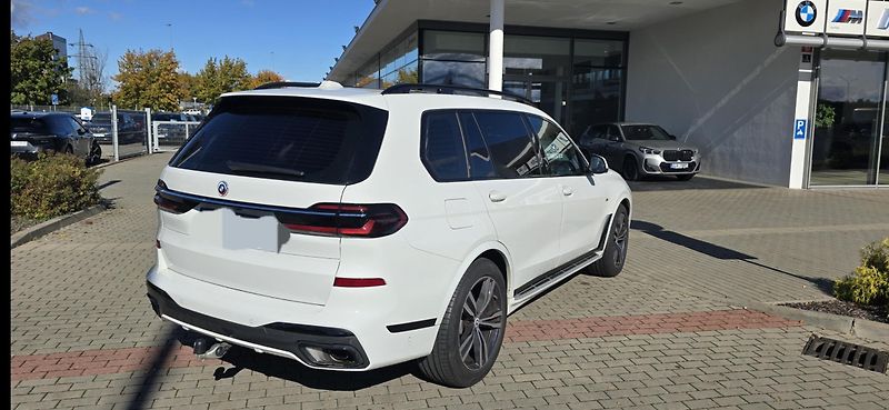 BMW X7 (2023) 40D,257KW,1MAJ.ČR M PAKET,TOP, - fotka 2 z 10