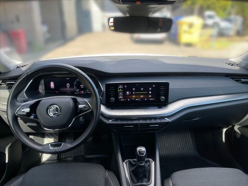 Škoda Octavia 2,0 TDI 85 Ambition - fotka 9 z 11