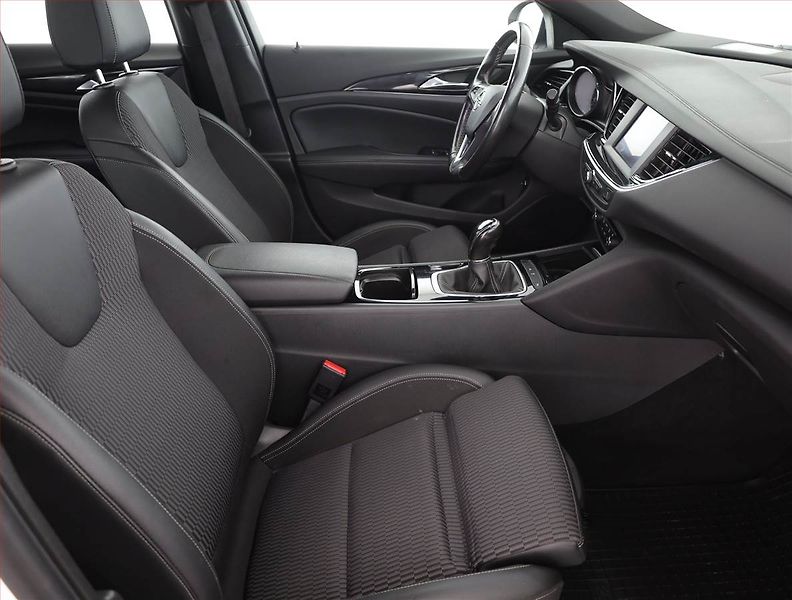 Opel Insignia (2021) 1.5 CDTI, Serv.kniha, Tempomat - fotka 7 z 19