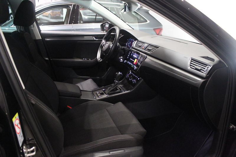 Škoda Superb (2023) 110kW,Tažné,Nez. topení,Matrix - fotka 17 z 30