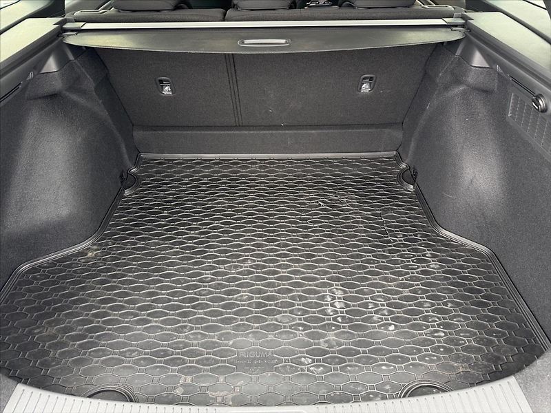 Hyundai i30 1,0 T-GDi 74 kW Family - fotka 11 z 24