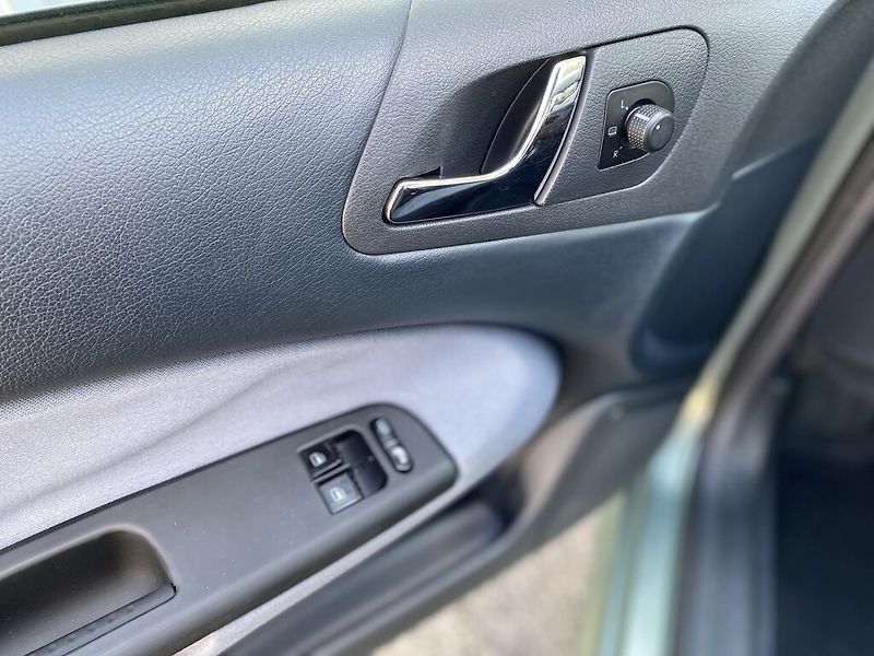 Škoda Octavia 1,9 SDI 50 kW Ambiente - fotka 11 z 22