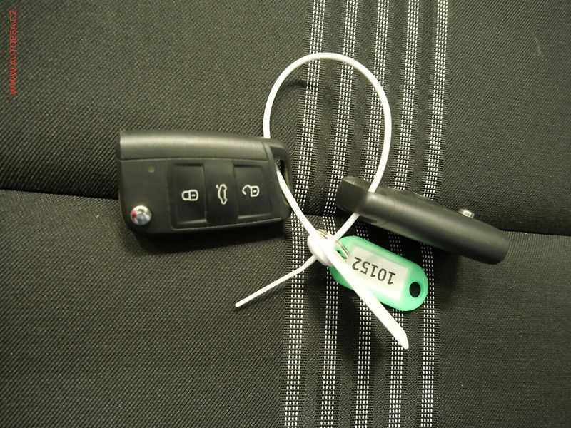 Škoda Rapid (2018) 1.0TSi, 1.maj,ČR, Xenon - fotka 24 z 24