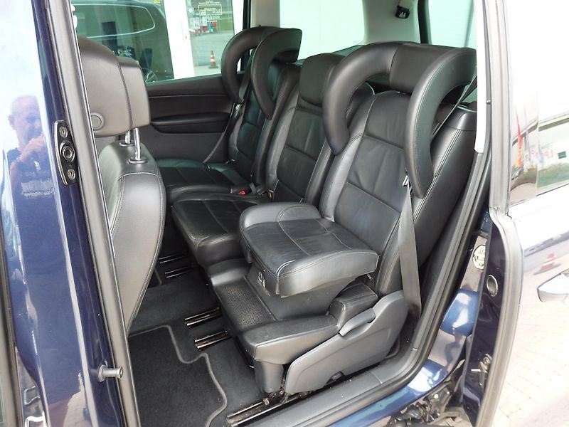 Volkswagen Sharan 2.0 TDI 130 kW - fotka 7 z 39