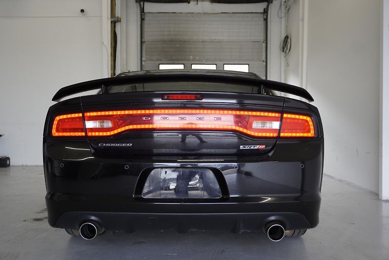 Dodge Charger 6.4 HEMI SRT 8 AUTOMAT - fotka 8 z 39