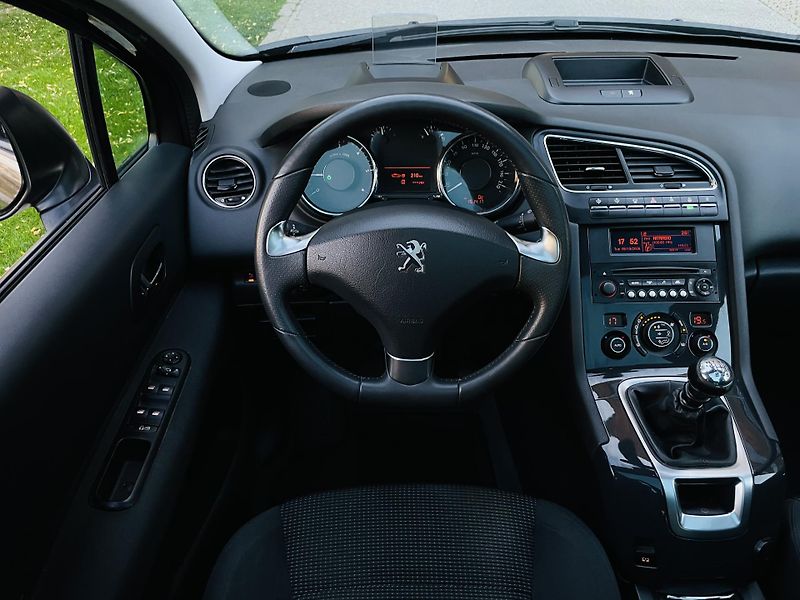 Peugeot 5008 2.0HDi MAN 1MAJITEL SENZORY  - fotka 23 z 43
