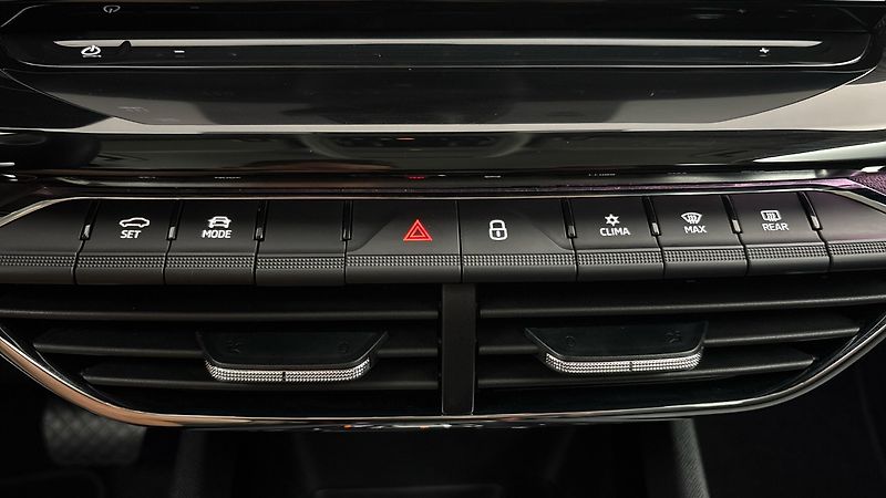 Škoda Octavia 1.4 TSI iV DSG Style Combi - fotka 13 z 27
