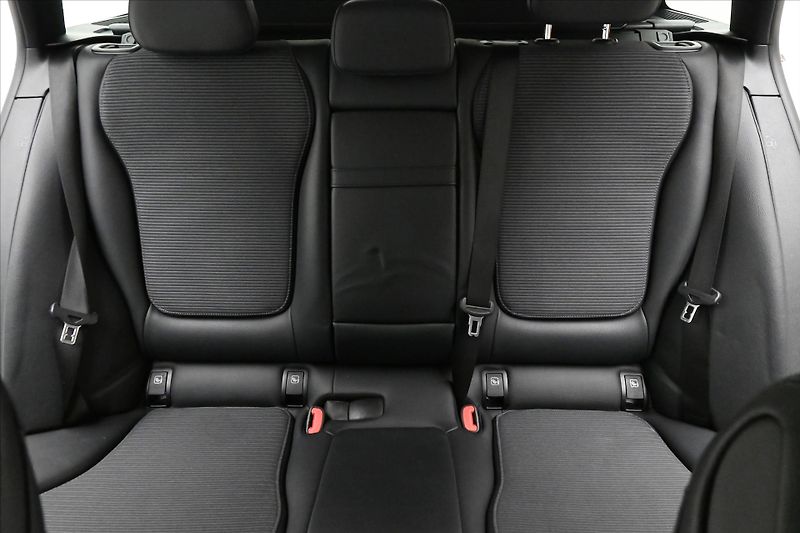 Mercedes-Benz Třídy C 2,0 220d 147 kW 9G Tronic TAŽN - fotka 28 z 32