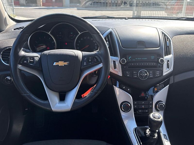 Chevrolet Cruze (2013)  1.6 LS 91kW - fotka 10 z 20