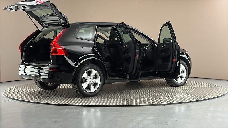 Volvo XC60 2.0 B4 AUT AWD Essential - fotka 6 z 27