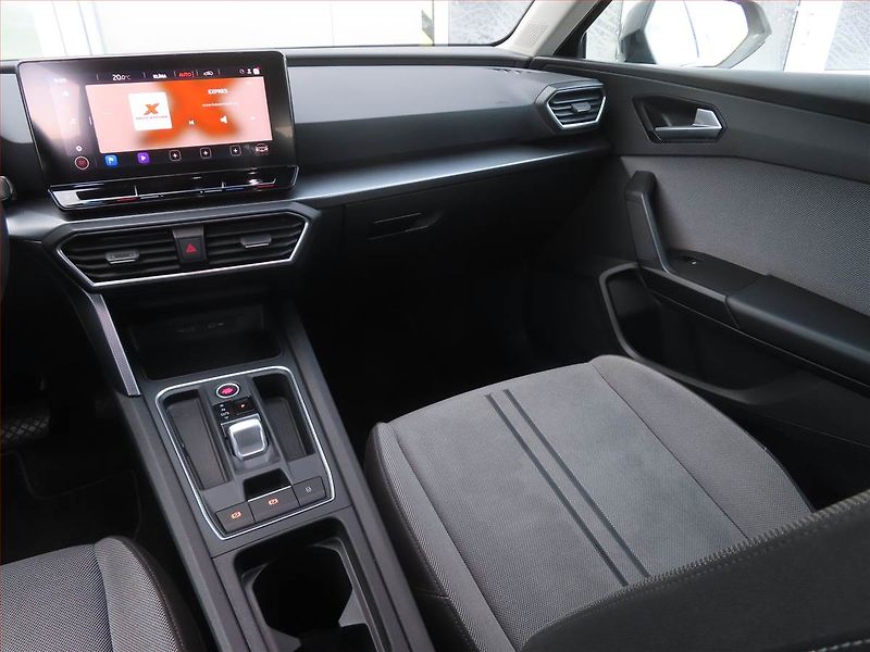 Seat Leon (2022) 2.0 TDI, Automat, Navi - fotka 8 z 21