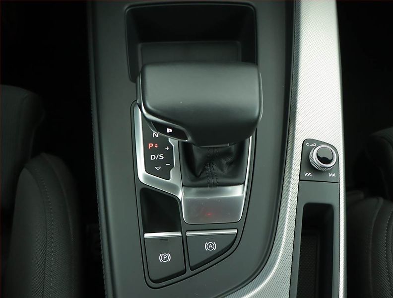 Audi A4 (2024) 2.0 TDI - fotka 13 z 16