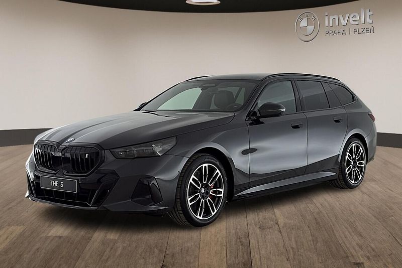 BMW i5 xDrive40 Touring - fotografie inzerátu