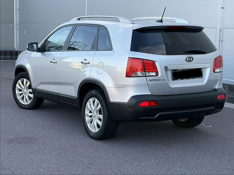 Kia Sorento (2011) 7MÍST/2.2d AT 145kW/BEZ KOROZE - fotka 4 z 21
