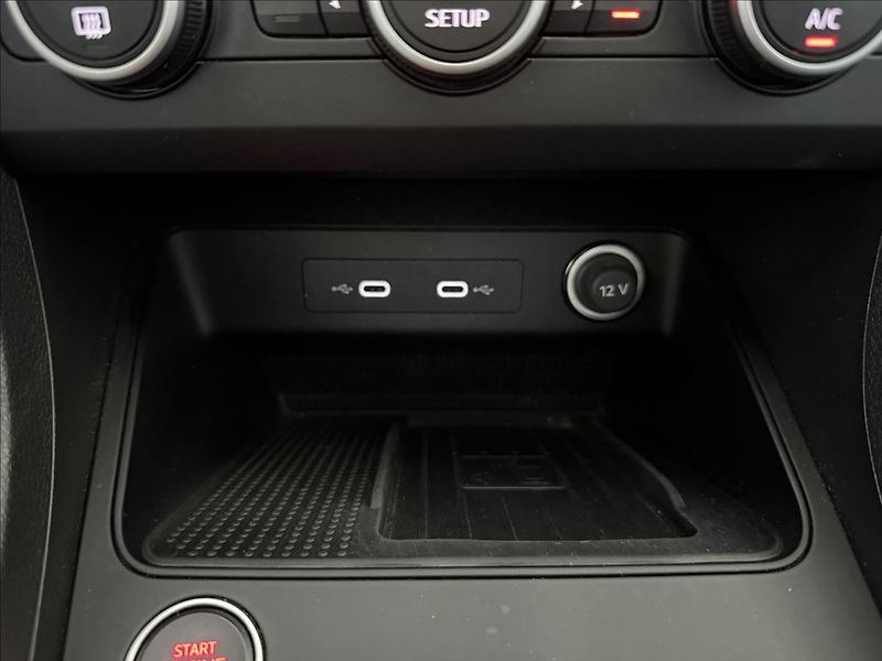 Seat Ateca 1,5   TSI 110kW,STYLE,SERVISKA - fotka 23 z 29