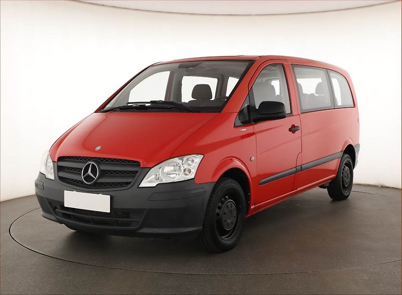 Mercedes-Benz Vito (2011) 110 CDI, Bus, 7Míst - fotka 2 z 11