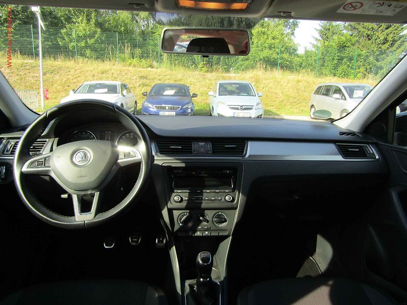 Škoda Rapid (2015) 1.6TDi, AC, temp - fotka 8 z 16