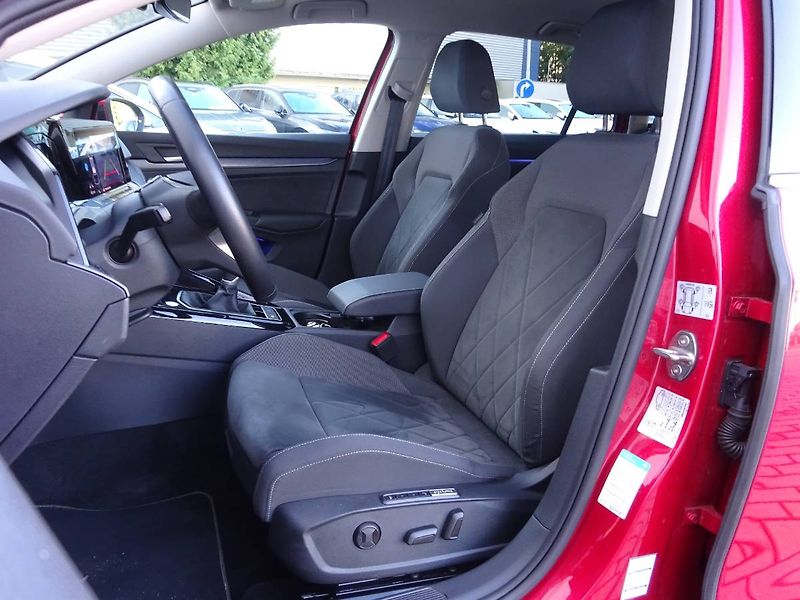 Volkswagen Golf Variant (2023) 1,5TSi/110kW Style - fotka 19 z 30