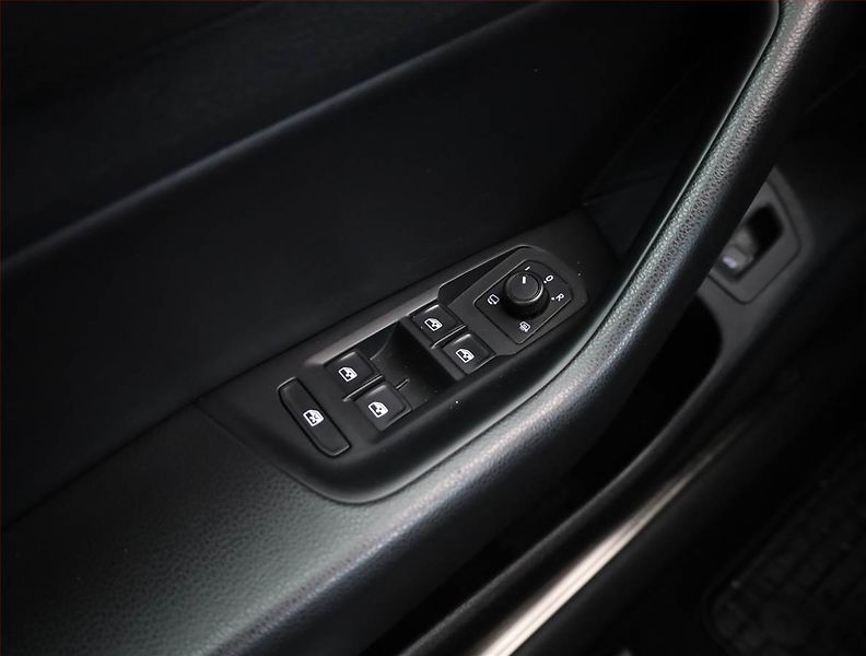 Volkswagen Arteon (2019) R-line 2.0 TDI - fotka 16 z 20