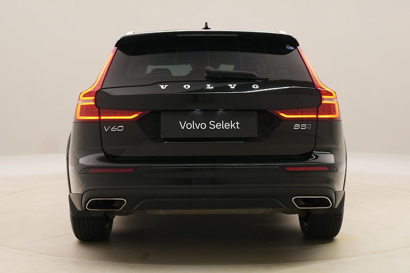 Volvo V60 CC B5 AWD MOMENTUM AUT - fotka 12 z 53