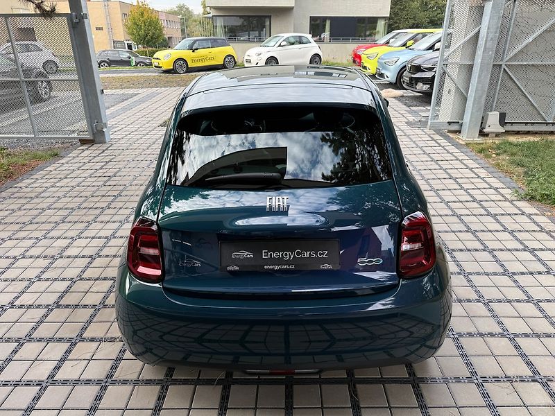 Fiat 500 LaPrima 42kWh JBL - fotka 31 z 34